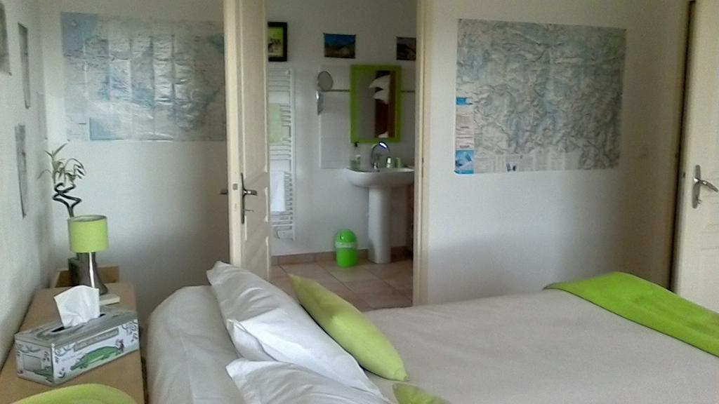 Chambres D'Hotes Relais Milord Estialescq Exterior photo